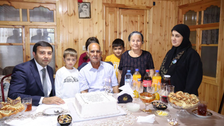 Göyçay Rayon İcra Hakimiyyətinin başçısı Orxan Mürsəlov şəhid Zakir Nəcəfovun  atası Tahir Nəcəfovu 75 illik yubileyi münasibətilə təbrik edib, uzun ömür və cansağlığı arzulayıb