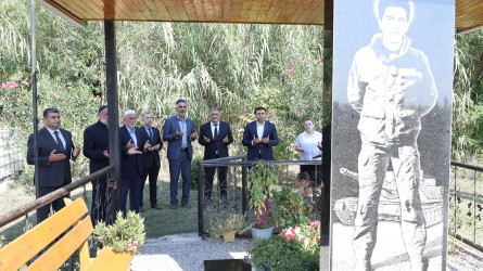 Rayon İcra Hakimiyyətinin başçısı Orxan Mürsəlov şəhid ailələrinin üzvləri ilə birlikdə torpaqlarımızın azadlığı uğrunda canından keçən qəhrəman vətən övladları şəhid Ömərli Kənan Elxan oğlunun, Mayılov Rüfət Bəhram oğlunun, Əliyev Azər Elnur oğlunun, Kərimli Azad Elşad oğlunun, Məmmədov Sənan Tehran oğlunun, Hüseynov Xəyyam Hüseyn oğlunun, Qasımov Qismət Yolçu oğlunun, Qafarov Kənan Siyaqif oğlunun və Qasımov Teymur Mikayıl oğlunun məzarlarını ziyarət edib