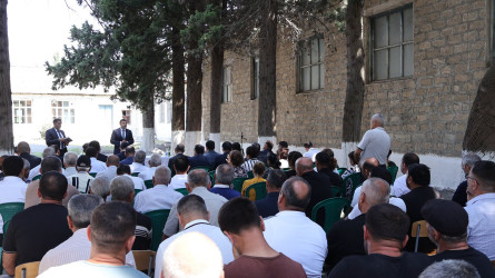 Göyçay Rayon İcra Hakimiyyətinin başçısı Orxan Mürsəlov Kürdəmiş kəndində səyyar qəbul keçirib