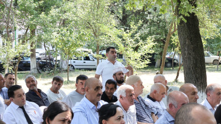 Göyçay Rayon İcra Hakimiyyətinin başçısı Orxan Mürsəlov Qaraxıdır kəndində səyyar qəbul keçirib