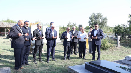 Rayon İcra Hakimiyyətinin başçısı Orxan Mürsəlov şəhid ailələrinin üzvləri ilə birlikdə torpaqlarımızın azadlığı uğrunda canından keçən qəhrəman vətən övladları şəhid Ömərli Kənan Elxan oğlunun, Mayılov Rüfət Bəhram oğlunun, Əliyev Azər Elnur oğlunun, Kərimli Azad Elşad oğlunun, Məmmədov Sənan Tehran oğlunun, Hüseynov Xəyyam Hüseyn oğlunun, Qasımov Qismət Yolçu oğlunun, Qafarov Kənan Siyaqif oğlunun və Qasımov Teymur Mikayıl oğlunun məzarlarını ziyarət edib