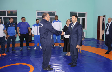 Rayon İcra Hakimiyyətinin başçısı Orxan Mürsəlov idmanın yunan-Roma güləş növü ilə məşğul olan idmançılarla görüşüb