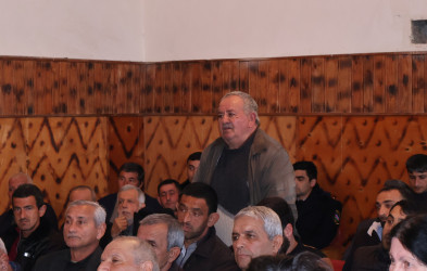 Rayon İcra Hakimiyyətinin başçısı Orxan Mürsəlov Mallı Şıxlı kənd sakinləri ilə səyyar qəbul keçirib