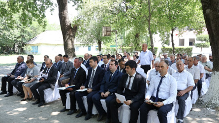 Göyçay Rayon İcra Hakimiyyətinin başçısı Orxan Mürsəlov Qaraxıdır kəndində səyyar qəbul keçirib