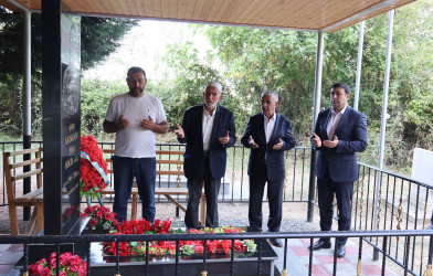 Göyçay Rayon İcra Hakimiyyətinin başçısı şəhidlərin məzarlarını ziyarət edib