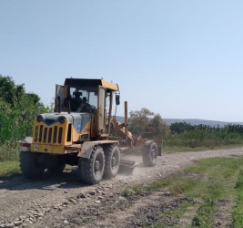 Rayonun kənddaxili yollarında cari təmir işləri aparılıb