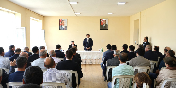 Göyçay Rayon İcra Hakimiyyətinin başçısı Orxan Mürsəlov Qarayazı kənd sakinləri ilə səyyar qəbul keçirib