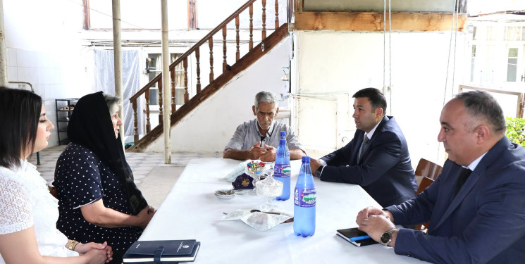 Rayon İcra Hakimiyyətinin başçısı Orxan Mürsəlov Birinci Qarabağ müharibəsinin şəhidi Elnur Zeynalovun valideynlərini ziyarət edib