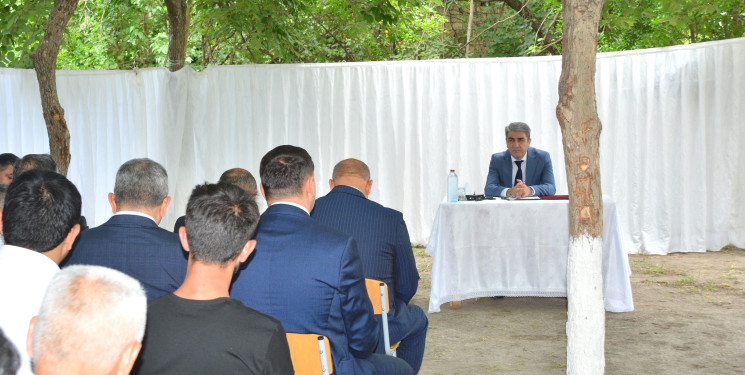 Rayonun Yeniarx kəndində vətəndaşlarla növbəti səyyar qəbul keçirilib