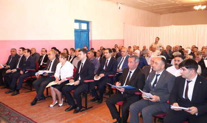 Göyçay Rayon İcra Hakimiyyətinin başçısı Orxan Mürsəlov Şəkər kənd sakinləri ilə səyyar qəbul keçirib