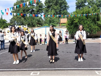 Göyçay rayonunun ümumtəhsil məktəblərində “𝐒𝐨𝐧 𝐳ə𝐧𝐠” tədbirləri keçirilib