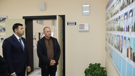 Rayon İcra Hakimiyyətinin başçısı Orxan Mürsəlov Ləkçılpaq kənd məktəbində müəllim və şagirdlərlə görüşüb