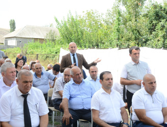 Rayon İcra Hakimiyyəti başçısı Yekəxana kəndində növbəti səyyar qəbul keçirib