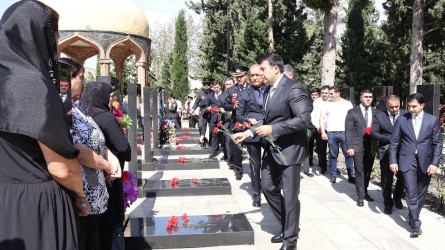 Anım Günü ilə əlaqədar Göyçay Şəhidlər Xiyabanı ziyarət olunub
