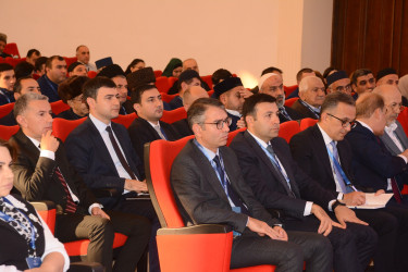 Dini Qurumlarla İş üzrə Dövlət Komitəsinin təşkilatçılığı ilə “Milli-mənəvi kimlik və müasir çağırışlar” mövzusunda Göyçay rayon Heydər Əliyev Mərkəzində regional konfrans təşkil olunub