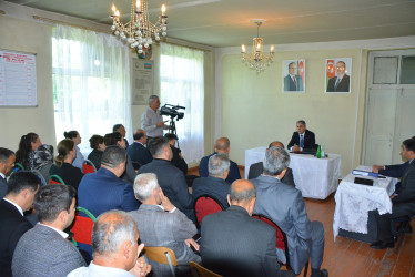 İcra Hakimiyyətinin başçısı Kürdəmiş kəndində vətəndaşlarla növbəti səyyar qəbul keçirib