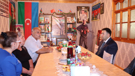 Göyçay Rayon İcra Hakimiyyətinin başçısı Orxan Mürsəlov Vətən müharibəsi şəhidi, 3-cü dərəcəli “Vətənə xidmətə görə” ordenli Fərid Nadirovun ailəsini ziyarət edib