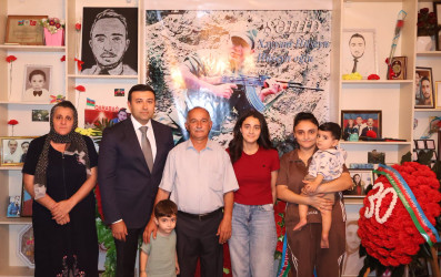 Göyçay Rayon İcra Hakimiyyətinin başçısı Orxan Mürsəlov şəhid Xəyyam Hüseynovun atası Hüseyn Hüseynovu 60 illik yubileyi münasibətilə təbrik edib