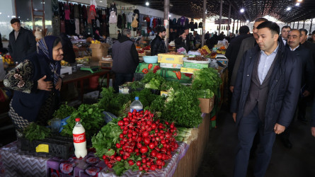 Rayon İcra Hakimiyyətinin başçısı Orxan Mürsəlov kənd təsərrüfatı məhsullarının satış bazarında olub.