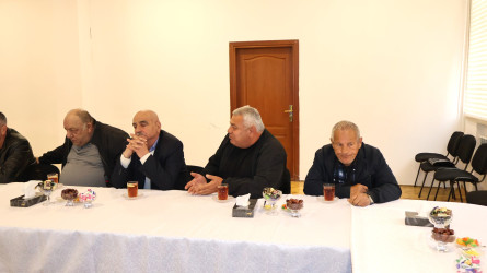 Göyçay Rayon İcra Hakimiyyətinin başçısı Orxan Mürsəlov Çernobıl Atom Elektrik Stansiyasında baş vermiş qəzanın 40-cı ildönümü münasibətilə qəza iştirakçıları ilə görüşüb