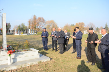 İcra başçısı Orxan Mürsəlov şəhidlərin məzarlarını ziyarət edib