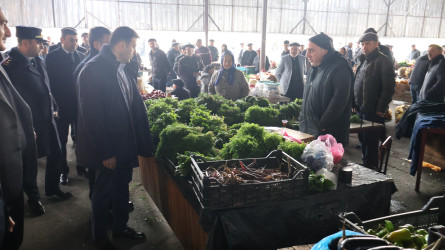 Rayon İcra Hakimiyyətinin başçısı Orxan Mürsəlov kənd təsərrüfatı məhsullarının satış bazarında olub.