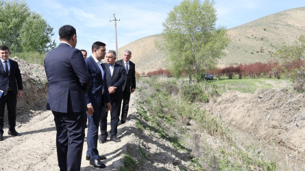 Göyçay Rayon İcra Hakimiyyətinin başçısı Orxan Mürsəlov sel və daşqın təhlükəsinin qarşısının alınması məqsədilə qabaqlayıcı tədbirlər görülən işlərə baxış keçirib