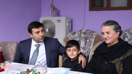 Göyçay Rayon İcra Hakimiyyətinin başçısı Orxan Mürsəlov şəhid Toğrul Hacıyevin  anası Reyhan Hacıyevanı 60 illik yubileyi münasibətilə təbrik edib, uzun ömür və cansağlığı arzulayıb