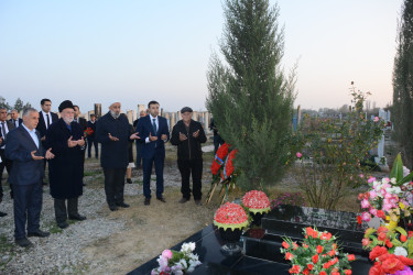İcra başçısı Orxan Mürsəlov şəhidlərin məzarlarını ziyarət edib