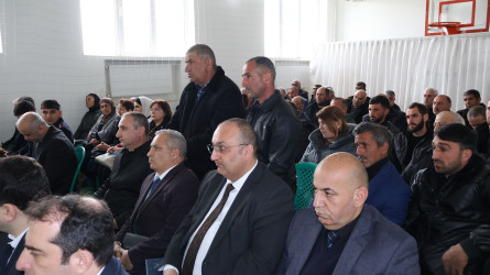 Rayon İcra Hakimiyyətinin başçısı Orxan Mürsəlov Şəkili kənd sakinləri ilə səyyar qəbul keçirib