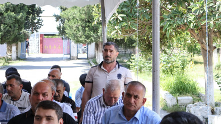 Göyçay Rayon İcra Hakimiyyətinin başçısı Orxan Mürsəlov rayonun Çayarxı kəndində səyyar qəbul keçirib