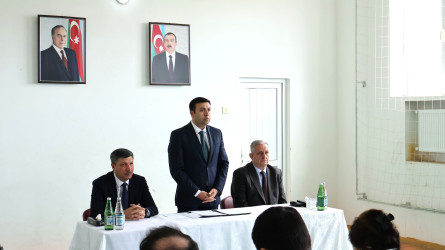 Rayon İcra Hakimiyyətinin başçısı Orxan Mürsəlov Şəkili kənd sakinləri ilə səyyar qəbul keçirib