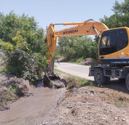 Kəndlərdə əkin sahələrinin vaxtında suvarılması üçün işlər görülür