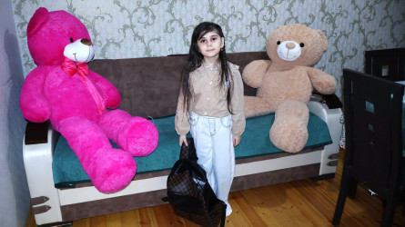 Göyçay Rayon İcra Hakimiyyətinin başçısı Orxan Mürsəlov yeni tədris ilində Vətən müharibəsi şəhidlərinin övladlarını təbrik edib