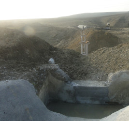 Bığır kəndinin suvarma suyu təminatının yaxşılaşdırılması məqsədilə Qarayazı beton kanalında akveduk əsaslı təmir olunur