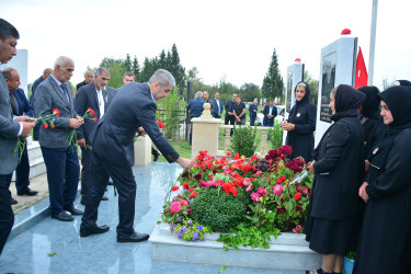 Göyçay rayonunun Ləkçılpaq kəndində Vətən müharibəsi şəhidi Elvin Məmmədovun üçüncü ildönümü məzarı önündə qeyd olundu