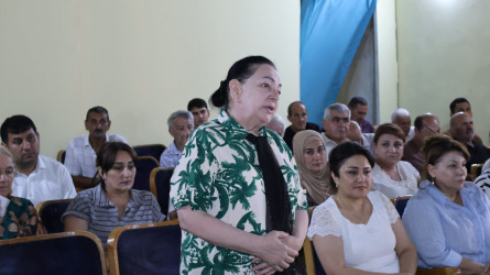 Göyçay Rayon İcra Hakimiyyətinin başçısı Orxan Mürsəlov Qızılağac kəndində səyyar qəbul keçirib