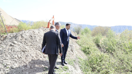 Göyçay Rayon İcra Hakimiyyətinin başçısı Orxan Mürsəlov sel və daşqın təhlükəsinin qarşısının alınması məqsədilə qabaqlayıcı tədbirlər görülən işlərə baxış keçirib