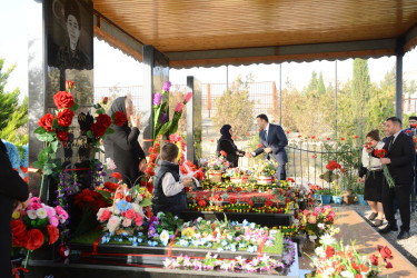 Rayon İcra Hakimiyyətinin başçısı şəhidlərin məzarlarını ziyarət edib