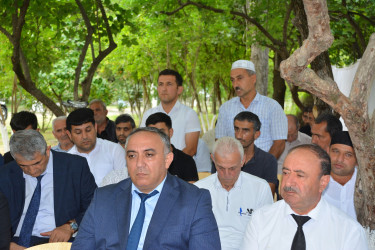 Rayonun Yeniarx kəndində vətəndaşlarla növbəti səyyar qəbul keçirilib
