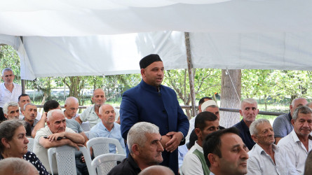 Göyçay Rayon İcra Hakimiyyətinin başçısı Orxan Mürsəlov Yeniarx kəndində səyyar qəbul keçirib