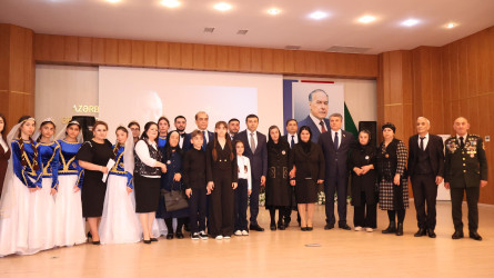 Göyçayda Müstəqil Azərbaycan dövlətinin qurucusu, görkəmli siyasi və dövlət xadimi, xalqımızın Ümummilli Lideri Heydər Əliyevin anadan olmasının 103-cü ildönümü qeyd olunub