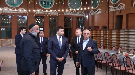 Rayon İcra Hakimiyyətinin başçısı Orxan Mürsəlov Dini Qurumlarla İş üzrə Dövlət Komitəsinin Göyçay Regional bölməsinin nümayəndəsi Əzim Rəfiyevlə birlikdə şəhərin “Mərkəz” və “Əbülfəzlil Abbas” məscidində din xadimləri ilə görüşüb
